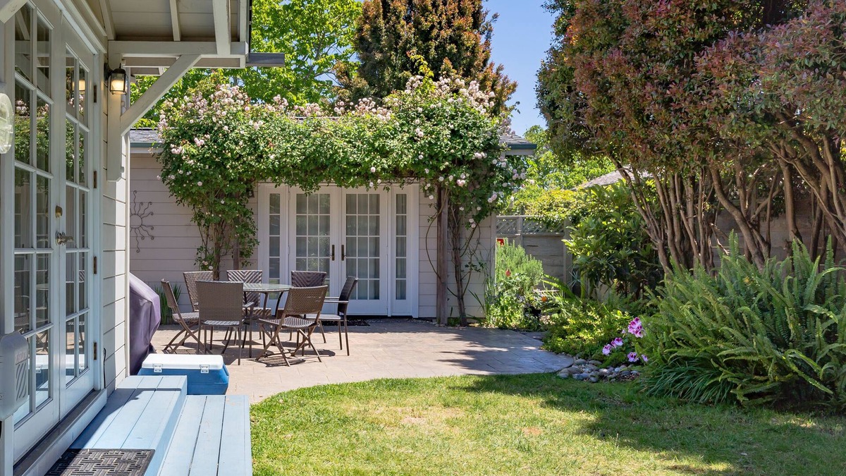Opal Cliffs House | Pleasure Point Oasis ~ Family and dog-friendly yard ~ Off-street parking