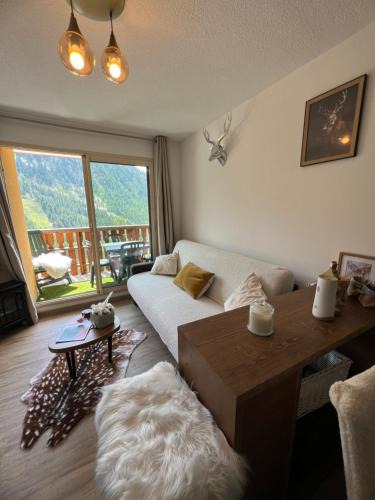 Isola Apartment | Plein Centre, sublime et confortable, 6 personnes, 2 chambres, Plein Centre, luxueux 6 personnes, 2 chambres , terrasse, vue époustouflante, Tout pédestre, piste à 100m, parking couvert