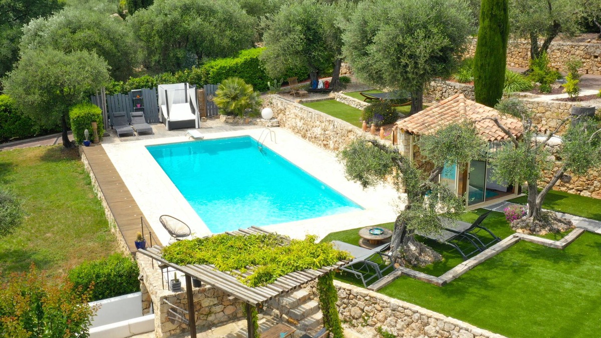 Cabris Villa | PLEN SOULEU High Standing Villa, pool, Jacuzzi, Sauna and AirCo By Sunset
