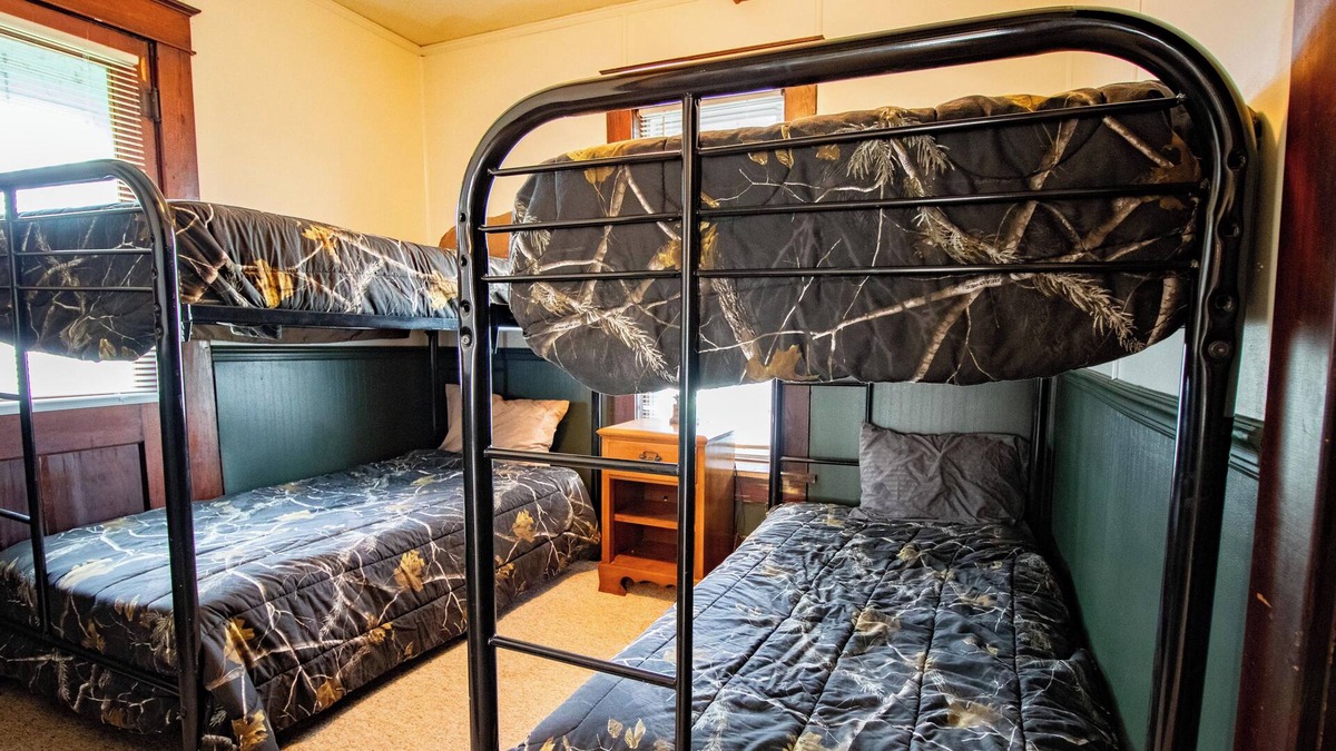 Maitland House | Plenty of space near wildlife and Northwest Missouri State