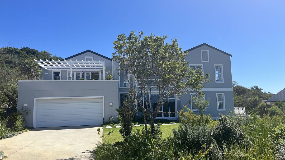 Brackenridge Private Residential Estate Bed & Breakfast | Plettenberg Bay luxury, large en-suite, full bathroom, private deck, kitchenette