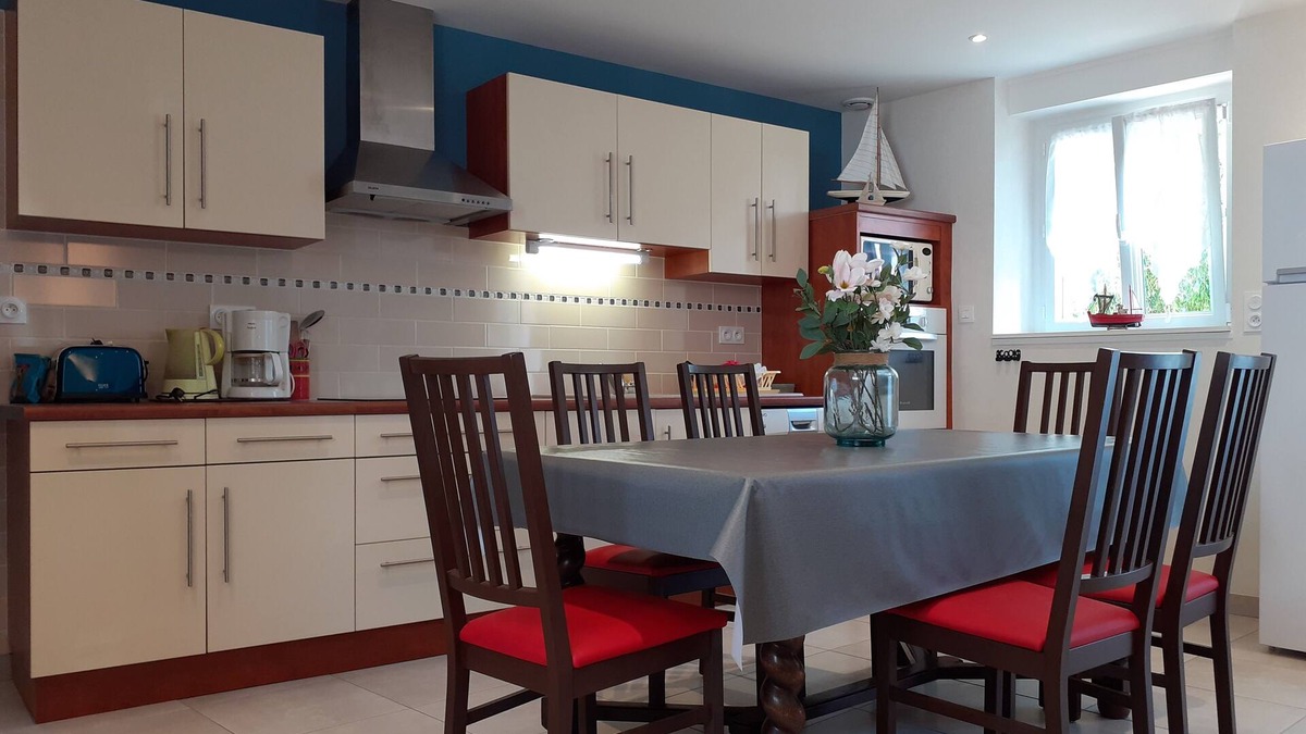 Plouhinec Apartment | Plouhinec: apartment in longere