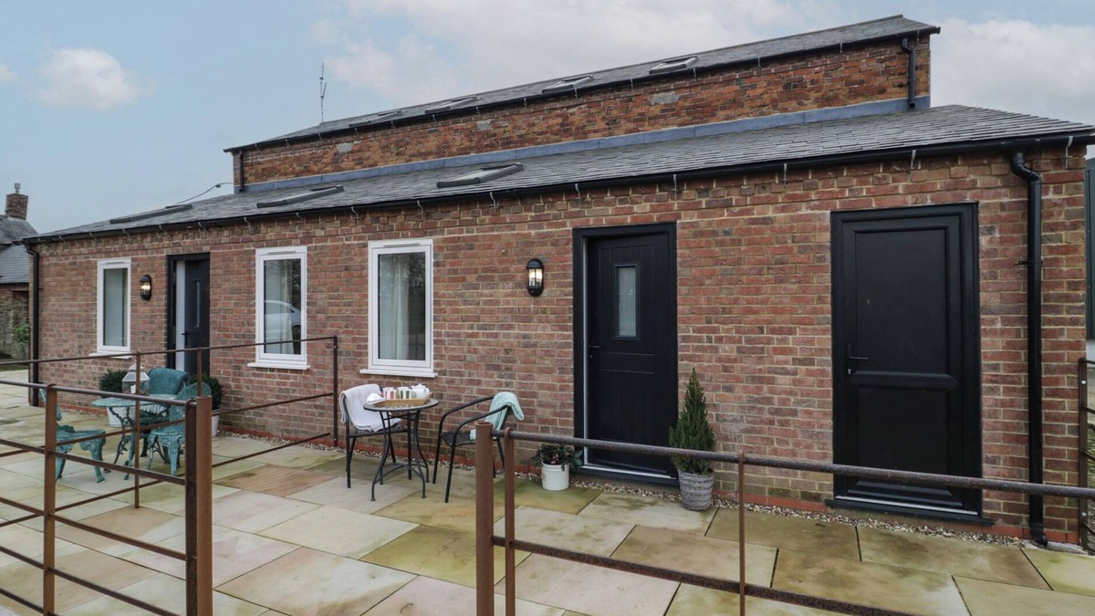 Hellidon Cottage | PLUM BARN, family friendly, with a garden in Catesby