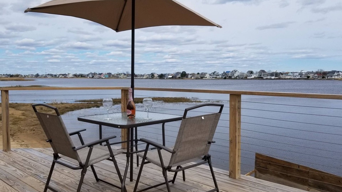 Newbury Cottage | Plum Island Basin Waterfront w/Private Safe Beach Perfect for Family