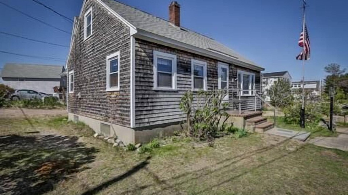 Newbury Cottage | Plum Island Summer Fun for the Whole Family - a few weeks still open!