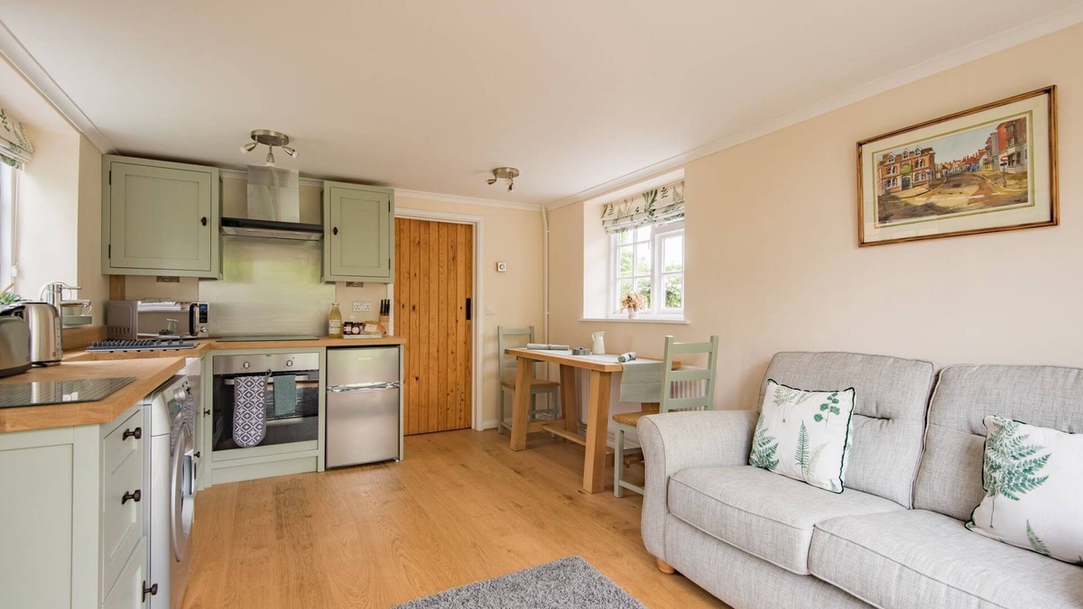 Dargate Cottage | Plum Pudding Stables by Bloom Stays - sleeps 2 guests in 1 bedroom