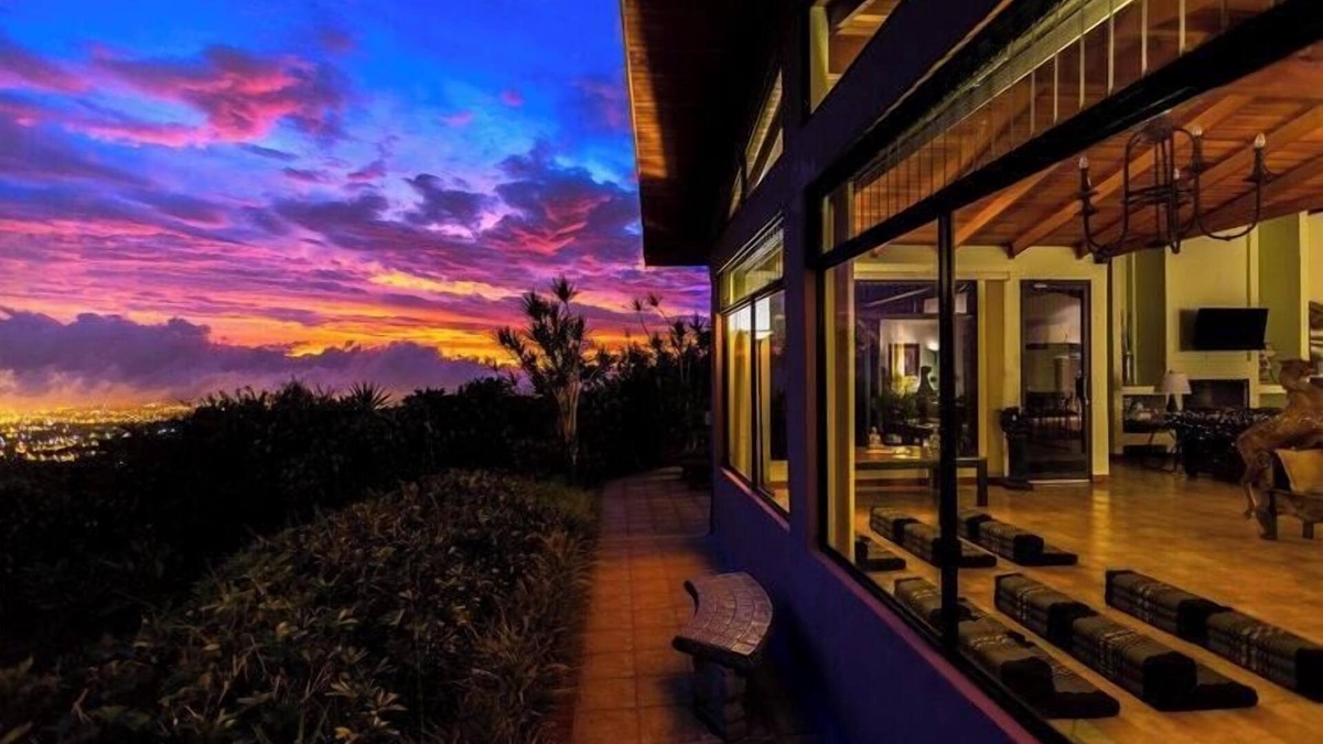 Carmen House | Plunge Pool Villa | Coffee Views & Adventure