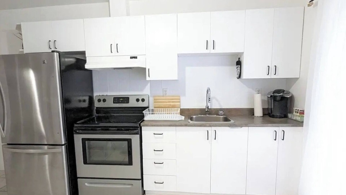 Verdun Apartment | Plush 2 bedroom unit 5 min Downtown off Wellington