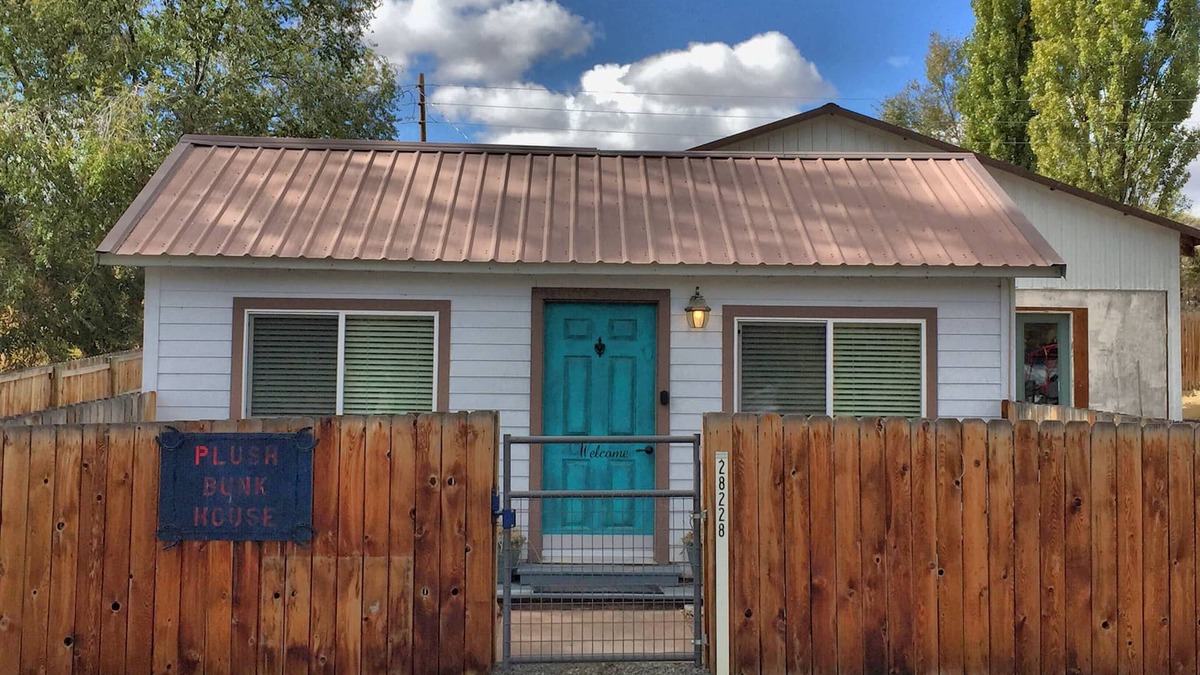 Plush House | Plush Bunkhouse Hart Mountain