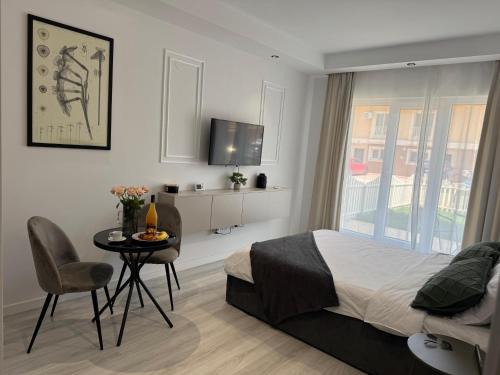Stefanestii de Jos Apartment | Pluto Studio w garden Cosmopolis