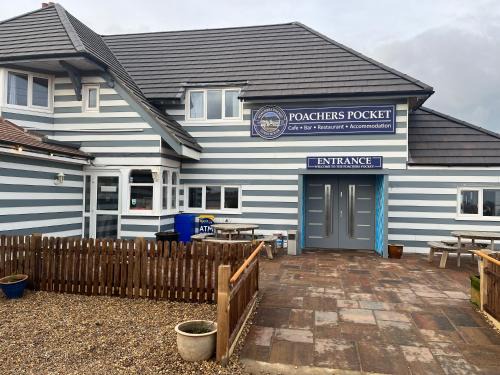 Bacton Ski Chalet | Poachers Pocket Seaview