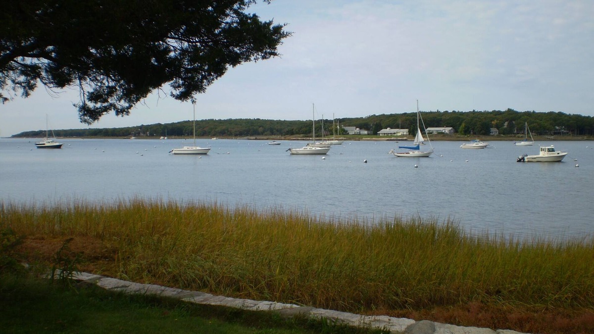 Pocasset House | Pocasset Harborfront Family Home Barlow's Landing - Tax Free