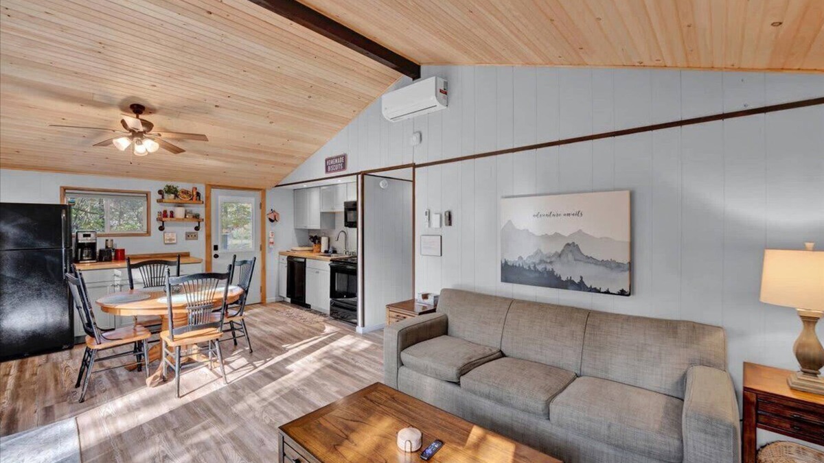 Long Pond Cabin | Pocono Cabin | Hot Tub | Firepit | Lake Access