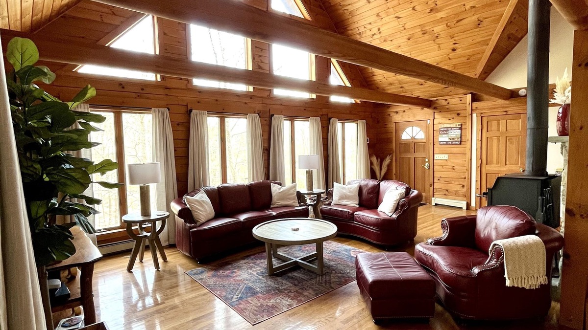 Bushkill Ski Chalet | Pocono Chalet Cabin Sauna Game Room Fire Pit Pools