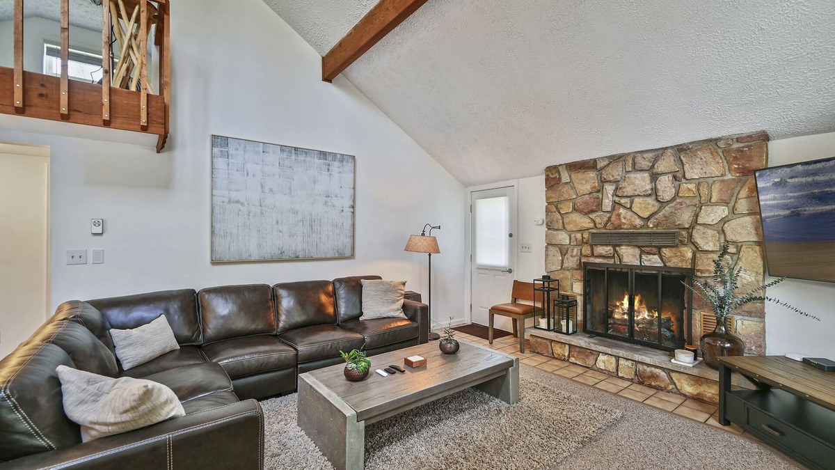 Albrightsville Ski Chalet | Pocono Chalet with Spacious Yard .5 Miles from community Beach, Lake and Pool!
