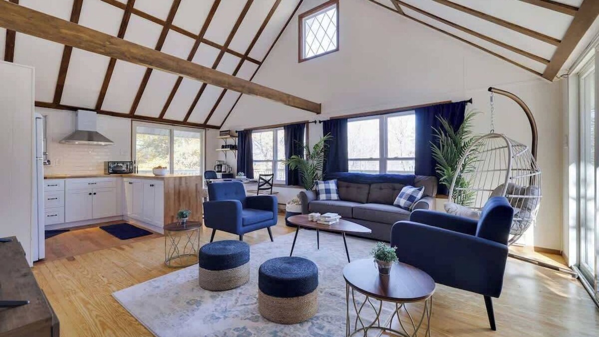 Albrightsville House | Pocono Chalet Winter Escape - 9 Miles to Skiing!