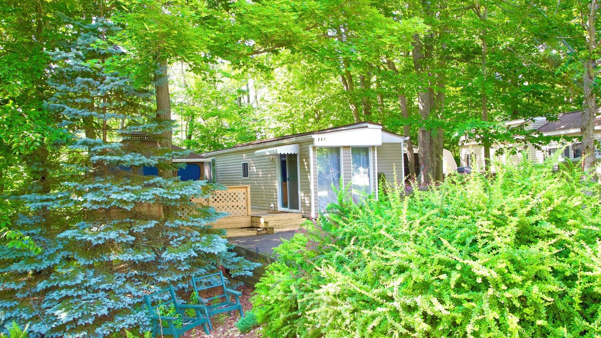 Gouldsboro Cabin | Pocono Comfortable 2Bedroom Stay