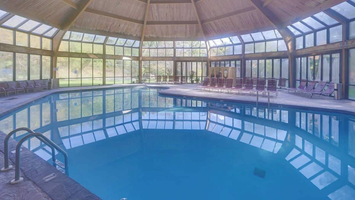 Village at Camelback Apartment | Pocono Mountain Chalet - Camelback Ski-in Ski-out!