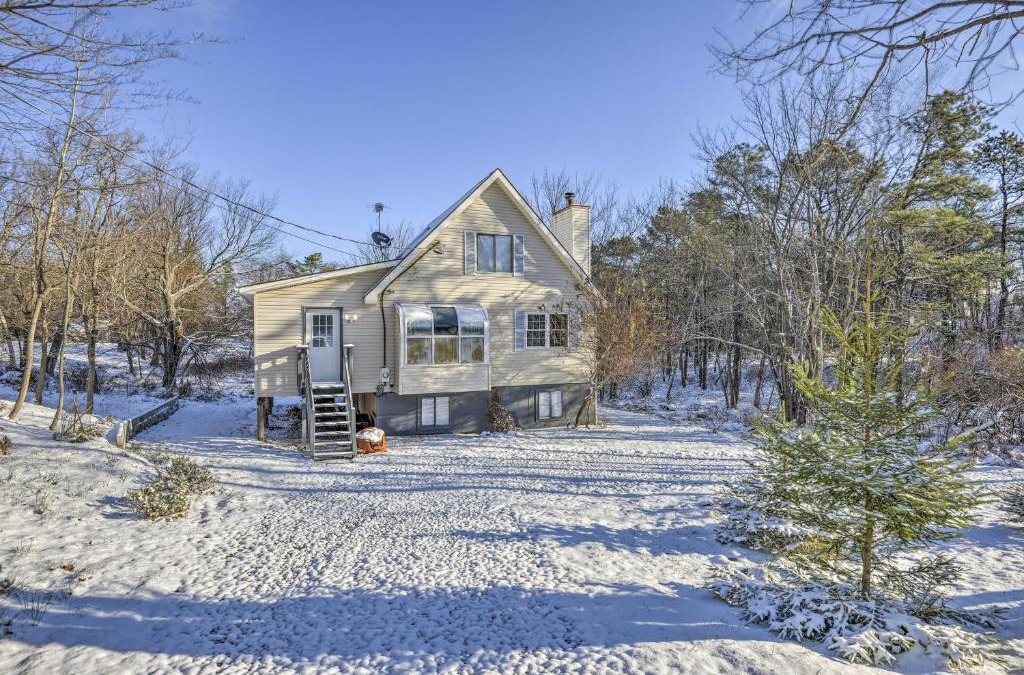 Long Pond House | Pocono Mountains Home with Deck, Grill and Fireplace!