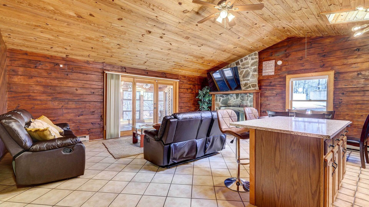 Tobyhanna Cottage | Pocono Vacation Rental With Game Room!