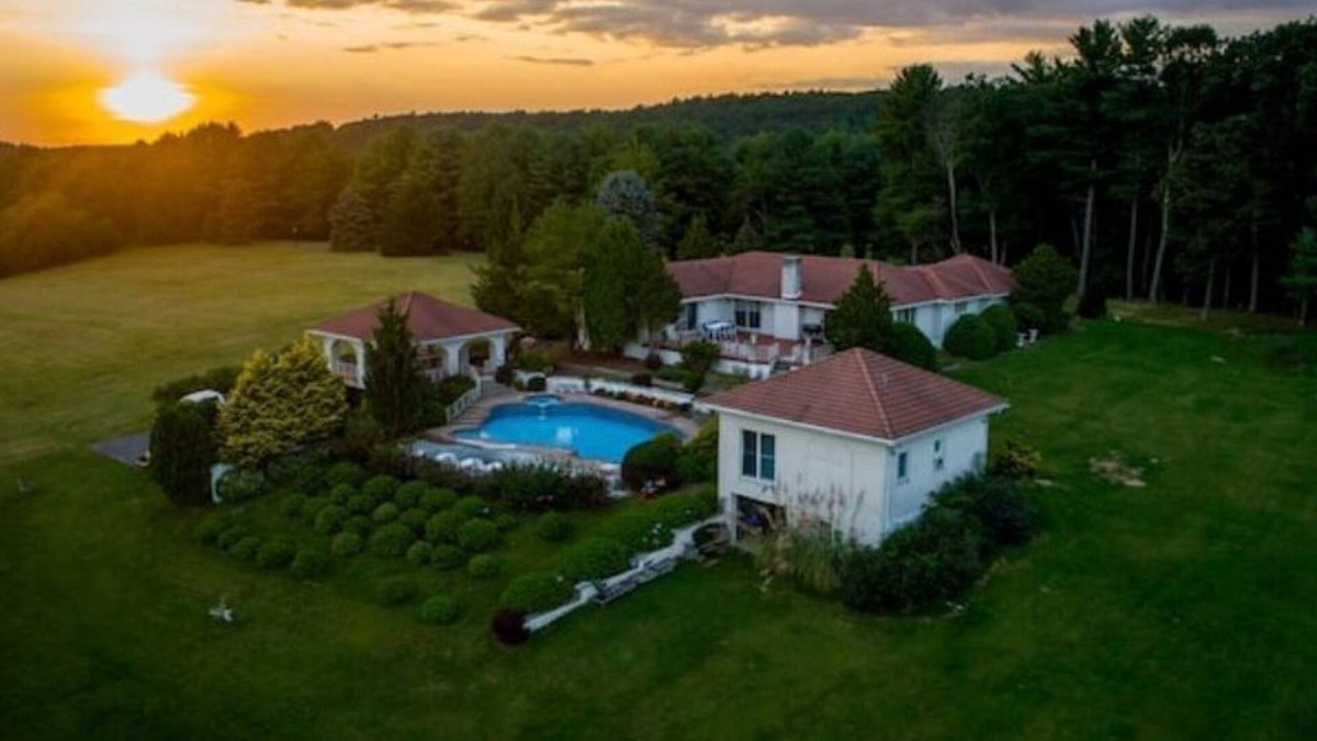 Kresgeville Villa | Pocono Villa, a private amenity rich property for the family. Pets Welcomed.