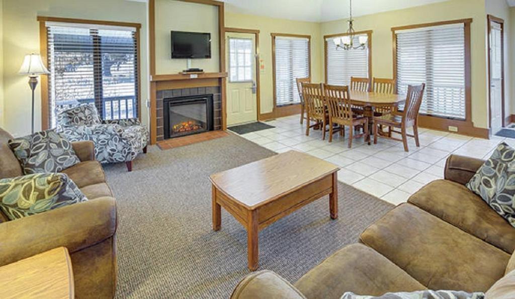East Stroudsburg Hotel | Pocono Villas Resort