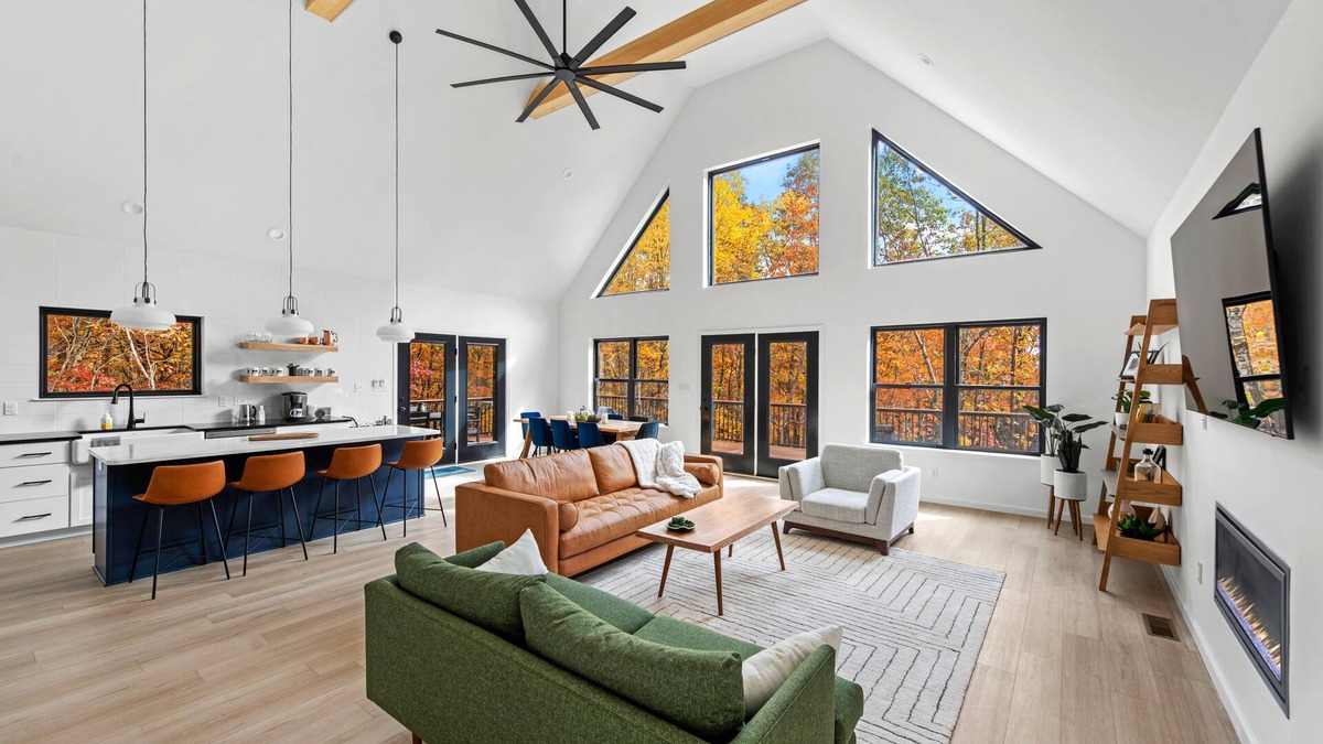 Jim Thorpe Ski Chalet | poconojo's | Spacious & Modern Chalet Near Ski Mt!