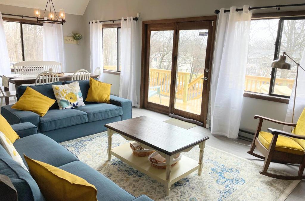Long Pond Ski Chalet | Poconos Family Cottage