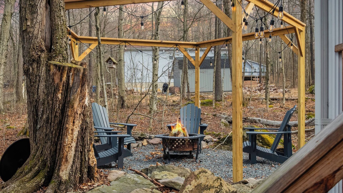 Thornhurst House | Poconos Getaway w/Firepit, Lake Access, Near Jack Frost & Big Boulder Ski