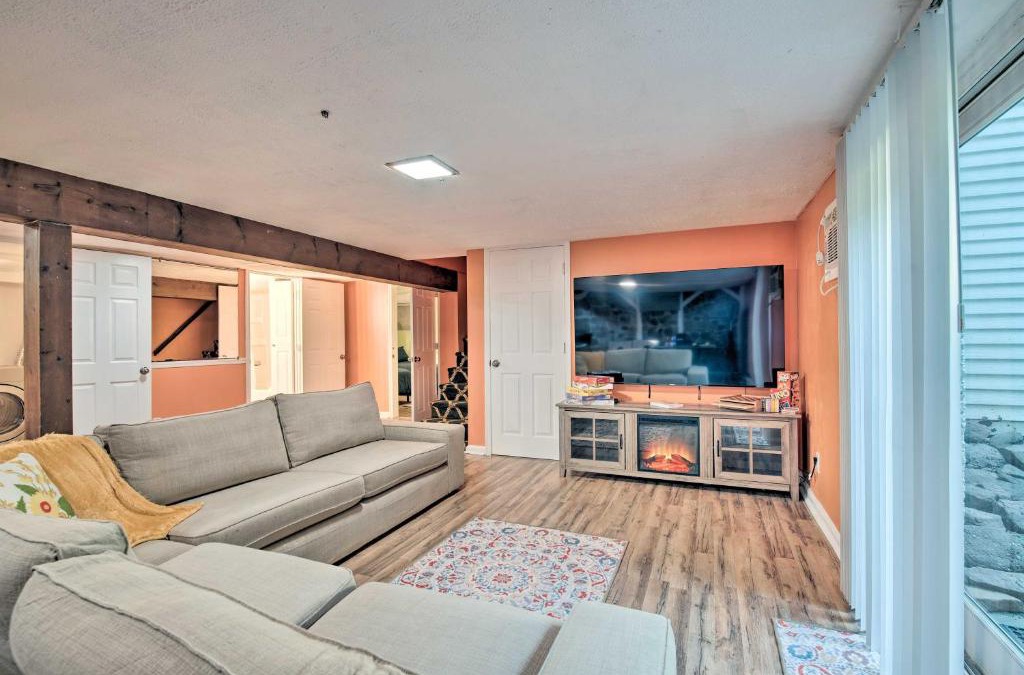 Albrightsville House | Poconos Home with Hot Tub, Game Room and Lake Access!