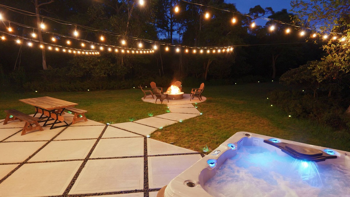 Tunkhannock Township House | Poconos Hot tub & Fire-Pit, Jacuzzi, 5 min to Lake - The Shyre House