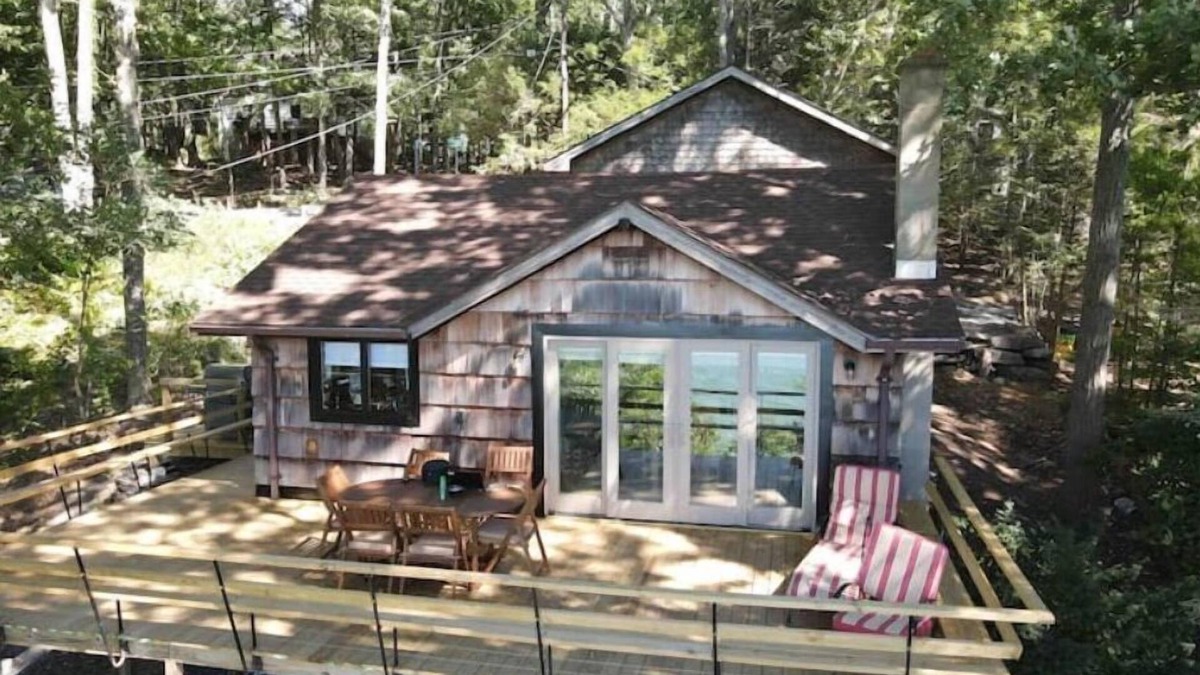Hawley House | Poconos Lakefront Best View Lake Wallenpaupack⛷