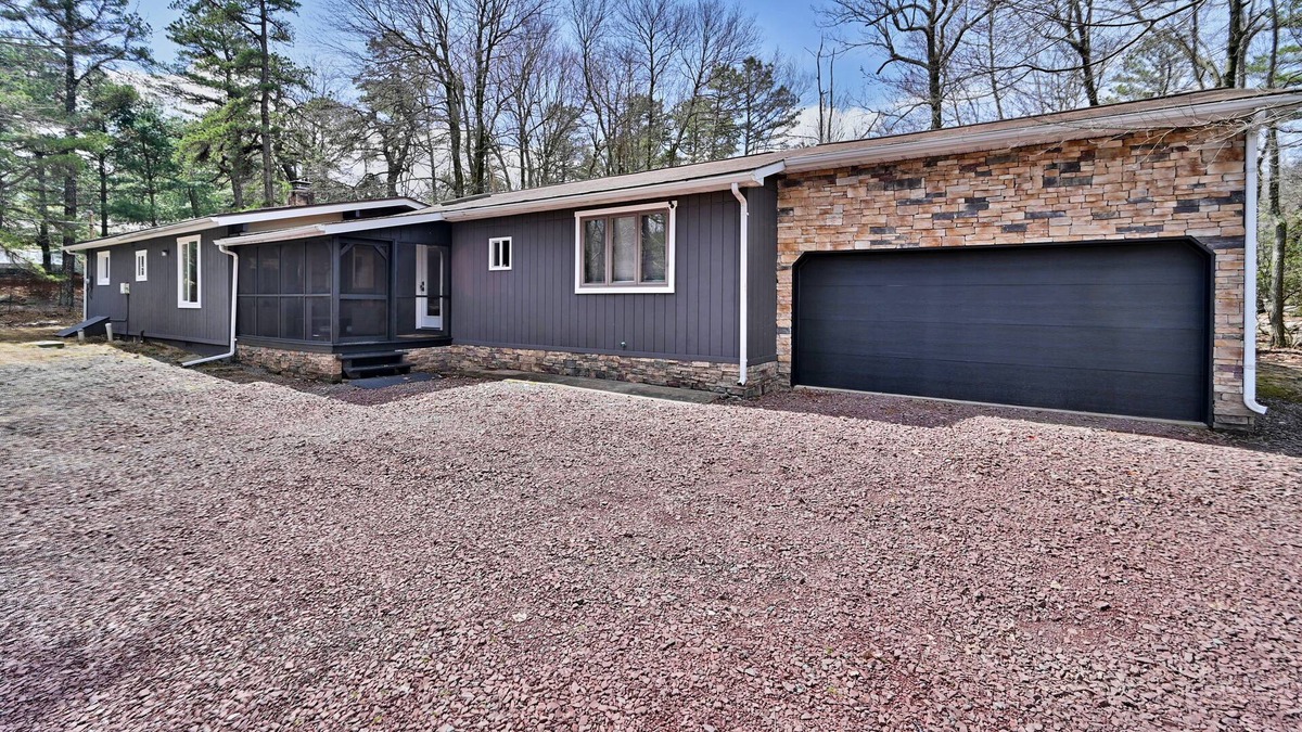 Lake Harmony Estates Cottage | Poconos Modern Chic 3 Bed Ranch w/ Finished Garage