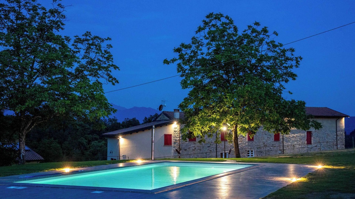 Masero Apartment | Podere di Emore - n. 2 - App. on the Francigena with swimming pool and Wi Fi