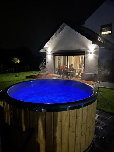 Miedziana Gora Villa | PODMIEJSKI ZAKĄTEK przy Targach Kielce, gorąca balia z jaccuzi, Centrum Kielc 8km, Faktury VAT