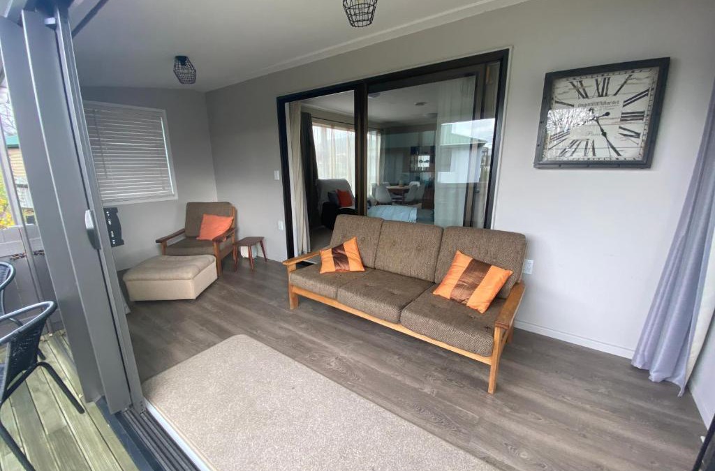 Owhata House | Poet's Corner