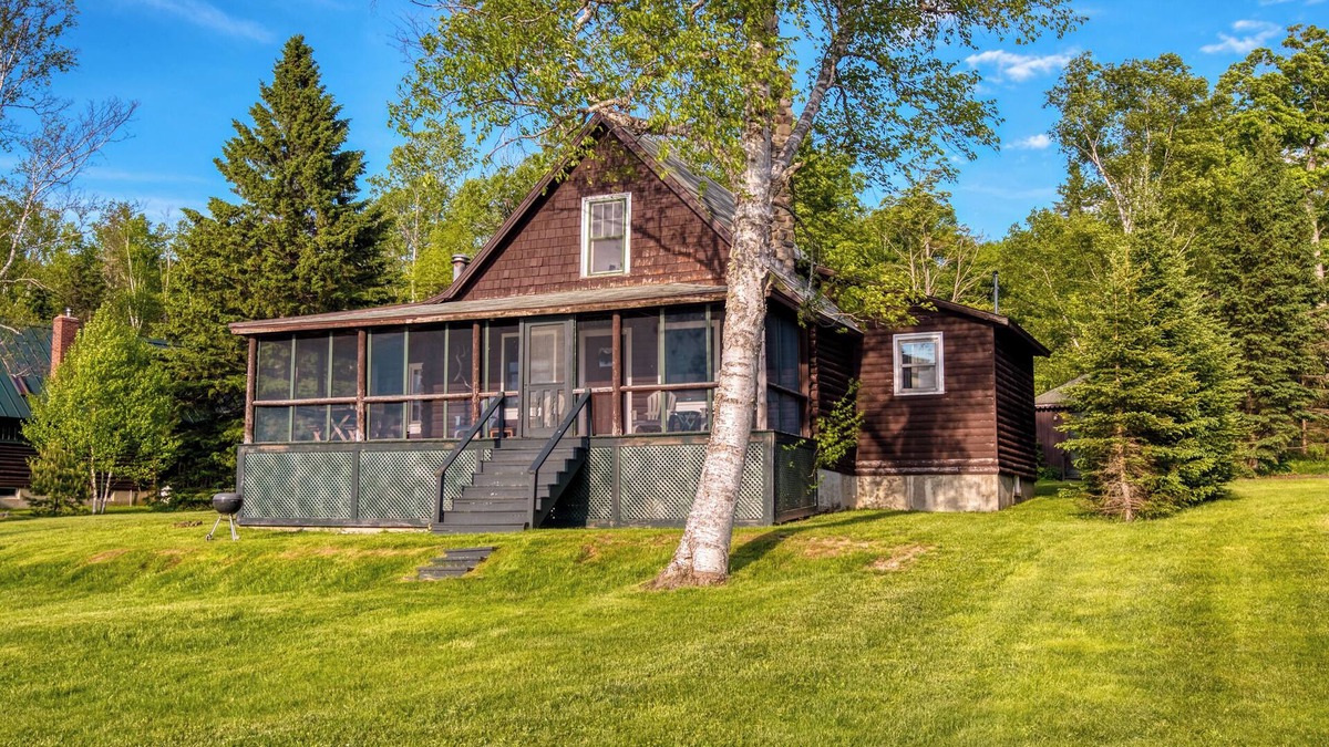Rangeley House | Poet's Lodge - Rustic 4 bedroom cabin on the shores of Mooselookmeguntic Lake