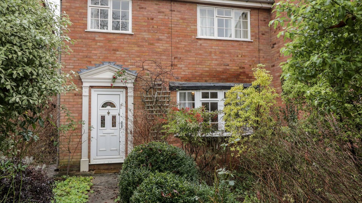 Malvern Cottage | POETS CORNER, romantic, character holiday cottage in Malvern
