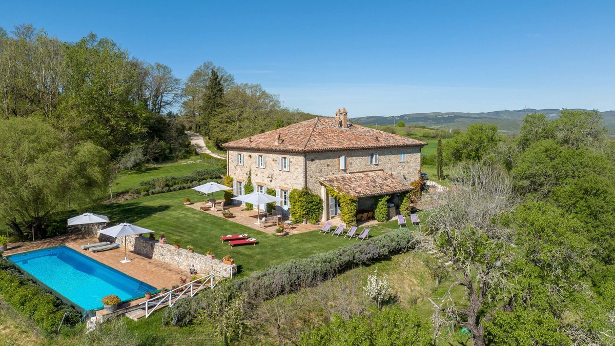 Doglio House | Poggio Posillipo pristine, wild Umbria.