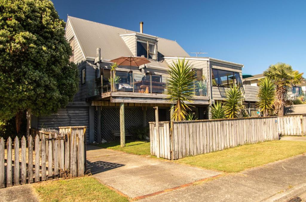 Pohara House | Pohara Beach Escape - Pohara Beach Holiday Home
