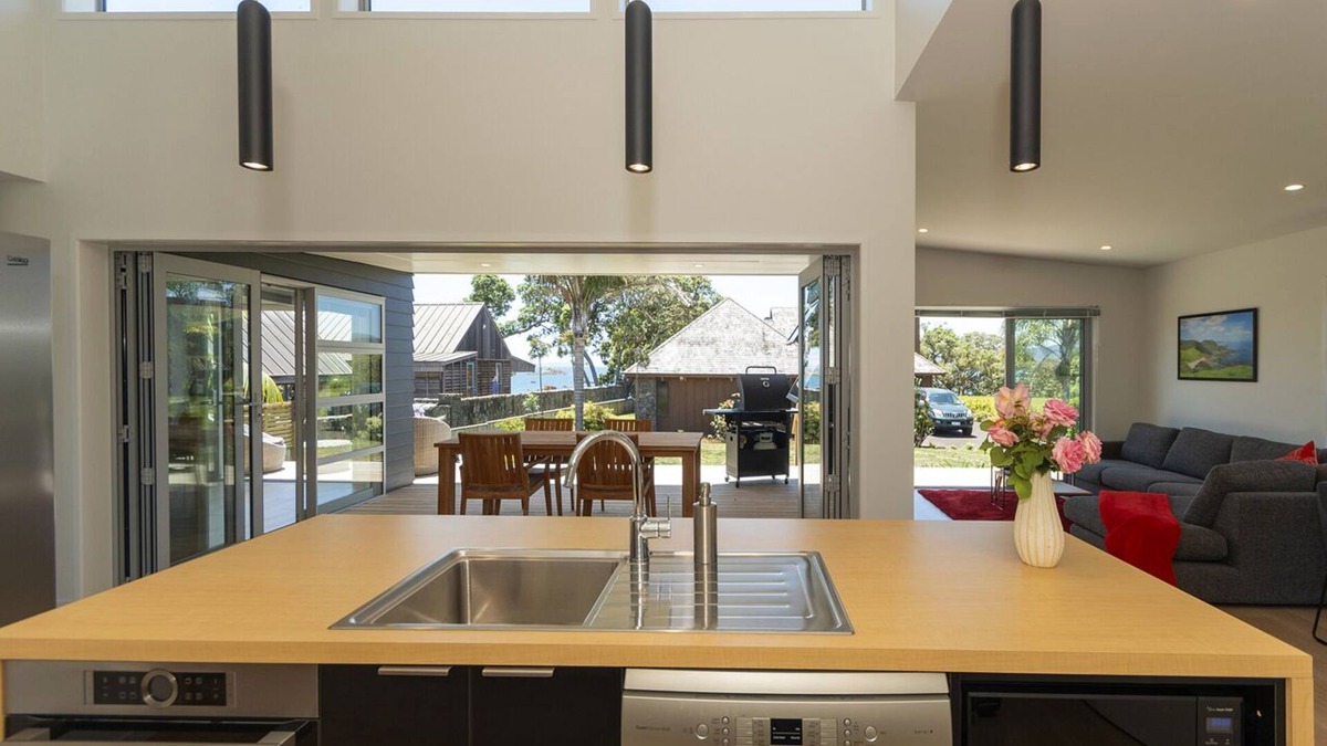 Coopers Beach House | Pohutukawa Beach House