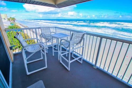 Point East House | Point East 301