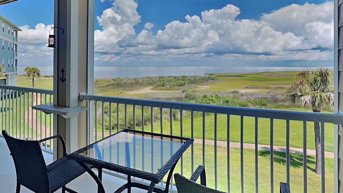 Galveston Condo | Pointe West 102 - Sealavie | Bayfront Condo + Pool Access