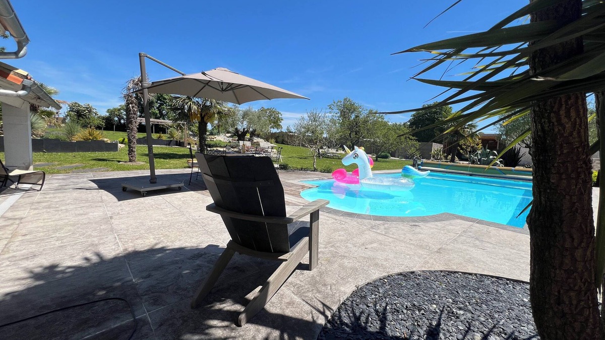 Le Bourdet House | Poitevin marsh with swimming pool 30 minutes from La Rochelle/45 Ile de Ré