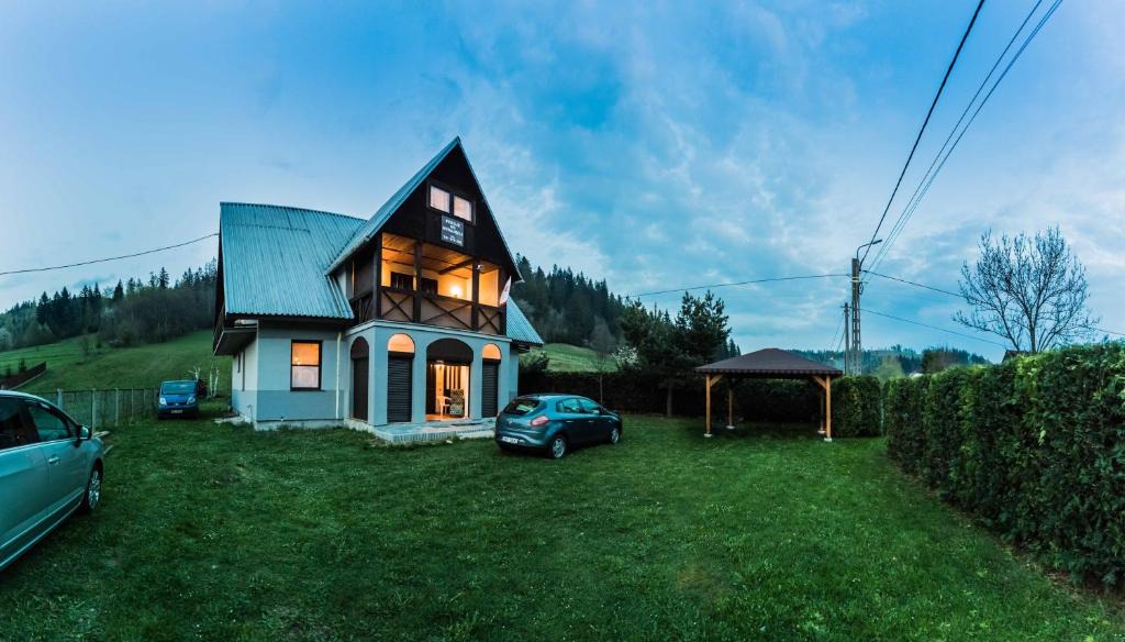 Ujsoy House | POKOJE GOŚCINNE