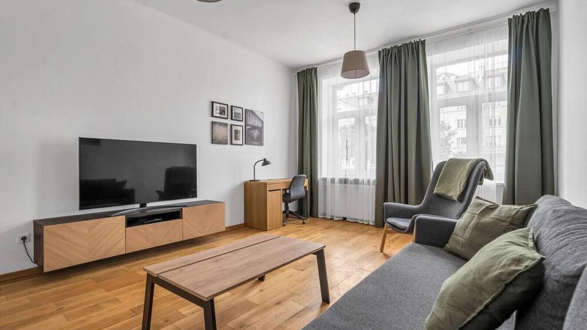 Srodmiescie Południowe Apartment | Pole Mokotowskie - 60m2, Metro, Park, Shops Nearby by Rentujemy