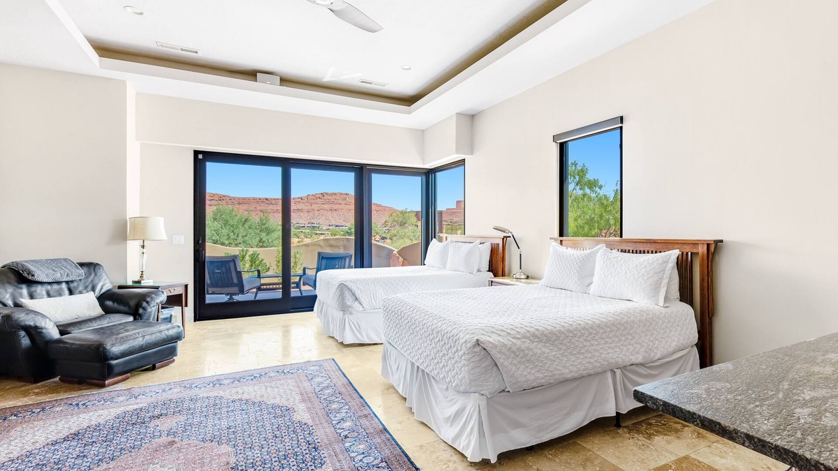 St. George House | Polished, dog-friendly guesthouse overlooking red rock cliffs - near Snow Canyon
