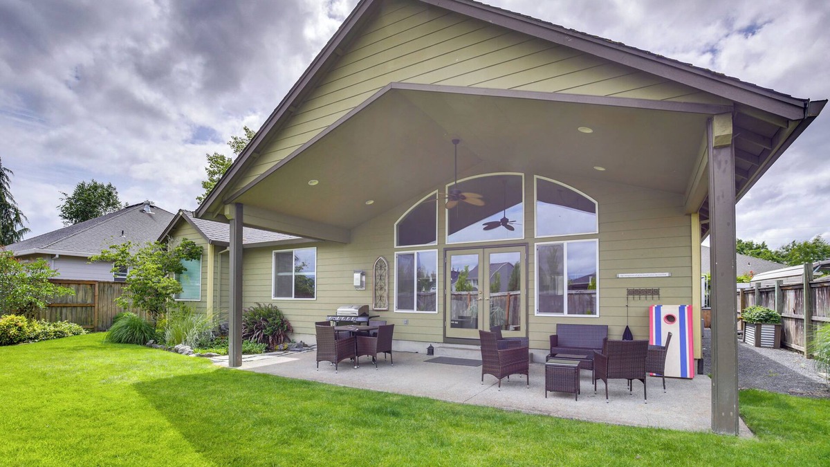 McMinnville House | Polished McMinnville House < 2 Mi. from Town!