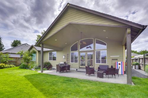 McMinnville House | Polished McMinnville House Less Than 2 Mi from Town!