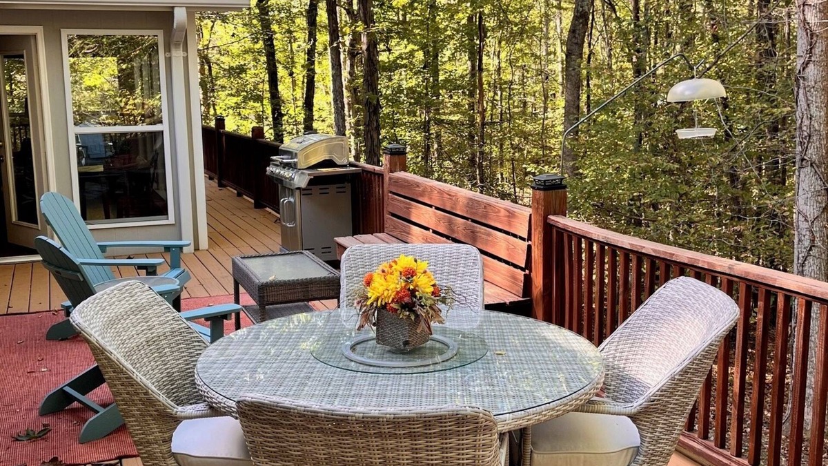 Sumner County House | Pollys Place for bird lovers - Private, Close to Gallatin-Sleeps 10-Pet Friendly